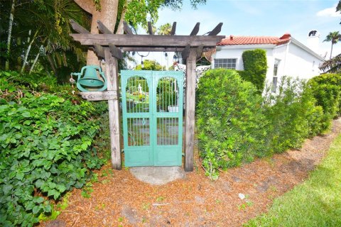 Villa ou maison à vendre à Bradenton, Floride: 2 chambres, 176.51 m2 № 1307337 - photo 15