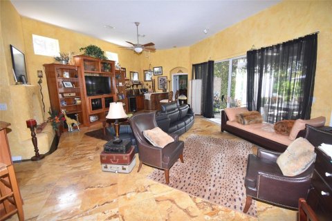 Villa ou maison à vendre à Bradenton, Floride: 2 chambres, 176.51 m2 № 1307337 - photo 6