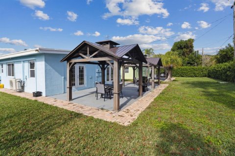 Commercial property in Delray Beach, Florida 273.5 sq.m. № 2383284 - photo 9