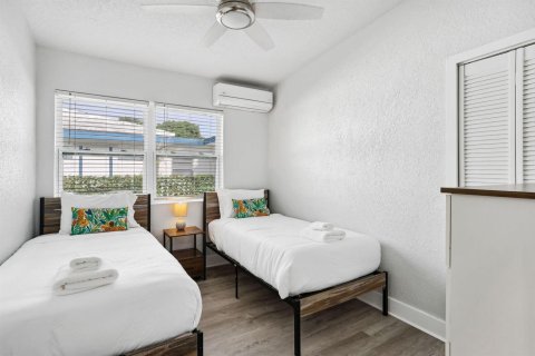 Commercial property in Delray Beach, Florida 273.5 sq.m. № 2383284 - photo 22