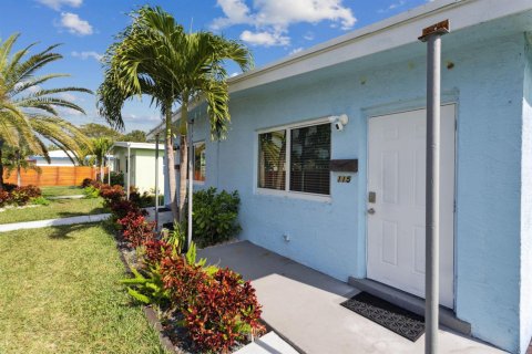 Commercial property in Delray Beach, Florida 273.5 sq.m. № 2383284 - photo 7