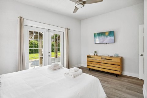 Commercial property in Delray Beach, Florida 273.5 sq.m. № 2383284 - photo 20