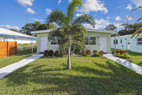 Commercial property in Delray Beach, Florida 273.5 sq.m. № 2383284 - photo 4