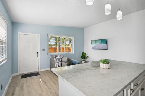 Commercial property in Delray Beach, Florida 273.5 sq.m. № 2383284 - photo 26
