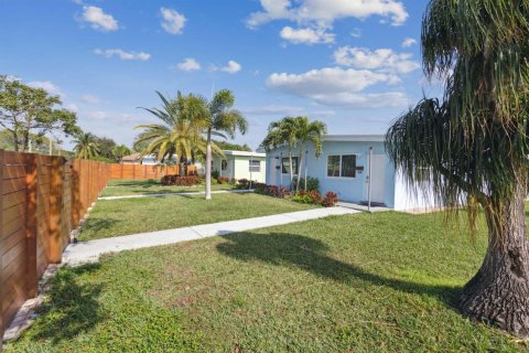 Commercial property in Delray Beach, Florida 273.5 sq.m. № 2383284 - photo 8