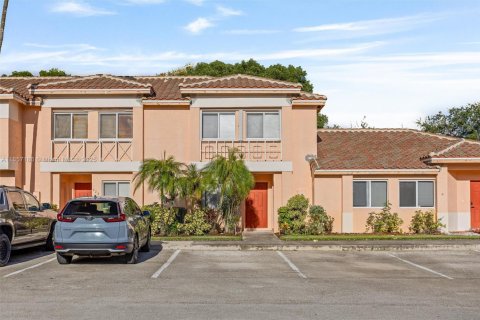 Townhouse in Pembroke Pines, Florida 3 bedrooms, 126.44 sq.m. № 1887227 - photo 1
