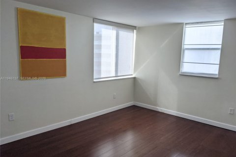 Condo in Miami Beach, Florida, 1 bedroom  № 2002461 - photo 4