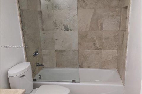 Condo in Miami Beach, Florida, 1 bedroom  № 2002461 - photo 7