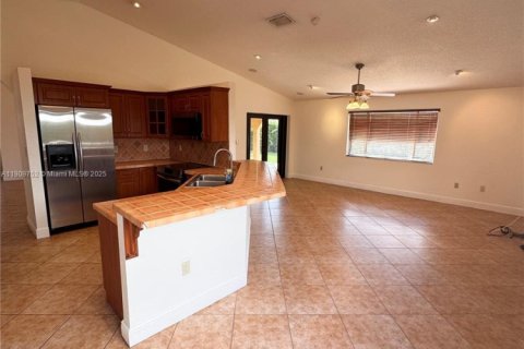 Villa ou maison à louer à Miami, Floride: 4 chambres, 177.26 m2 № 1966352 - photo 7