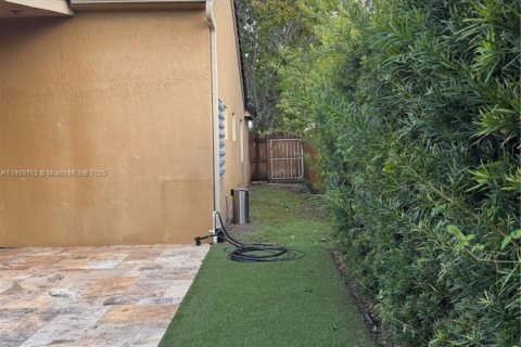 Villa ou maison à louer à Miami, Floride: 4 chambres, 177.26 m2 № 1966352 - photo 25