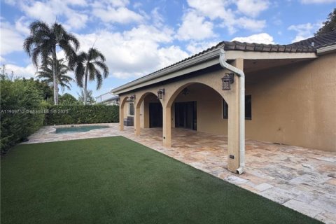 Villa ou maison à louer à Miami, Floride: 4 chambres, 177.26 m2 № 1966352 - photo 23