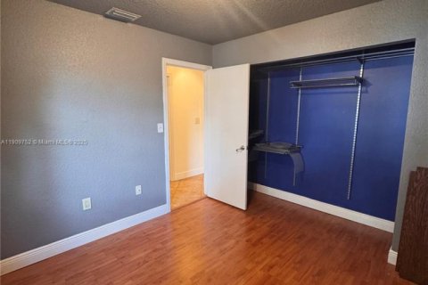 Villa ou maison à louer à Miami, Floride: 4 chambres, 177.26 m2 № 1966352 - photo 18