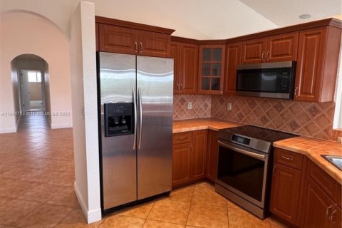 Villa ou maison à louer à Miami, Floride: 4 chambres, 177.26 m2 № 1966352 - photo 6