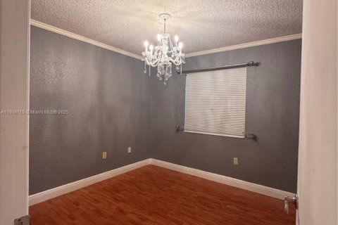 Villa ou maison à louer à Miami, Floride: 4 chambres, 177.26 m2 № 1966352 - photo 15