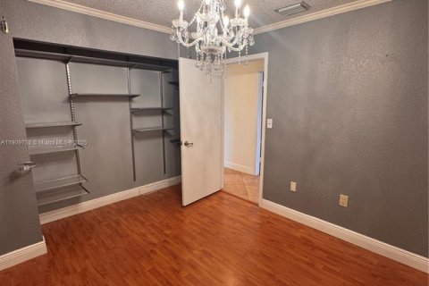 Villa ou maison à louer à Miami, Floride: 4 chambres, 177.26 m2 № 1966352 - photo 16