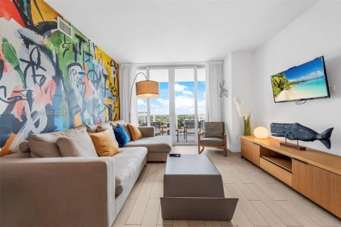 Condominio en venta en Hallandale Beach, Florida, 2 dormitorios, 95.5 m2 № 2028332 - foto 17