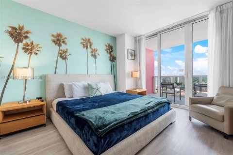 Condominio en venta en Hallandale Beach, Florida, 2 dormitorios, 95.5 m2 № 2028332 - foto 11