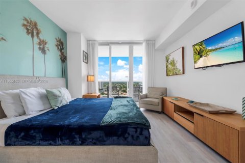 Condominio en venta en Hallandale Beach, Florida, 2 dormitorios, 95.5 m2 № 2028332 - foto 19
