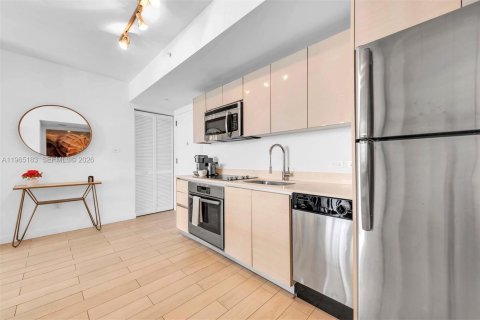 Condominio en venta en Hallandale Beach, Florida, 2 dormitorios, 95.5 m2 № 2028332 - foto 20