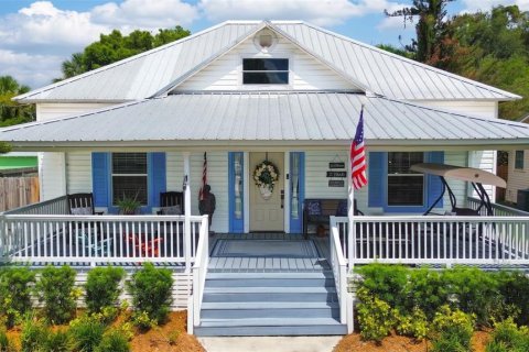 House in Bartow, Florida 4 bedrooms, 188.41 sq.m. № 2304596
