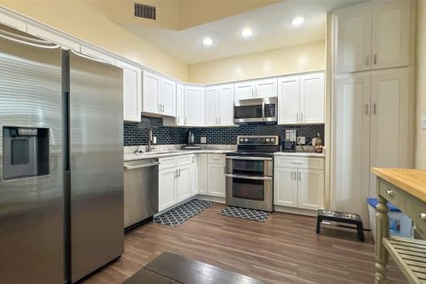 Villa ou maison à vendre à Bartow, Floride: 4 chambres, 188.41 m2 № 2304596 - photo 8