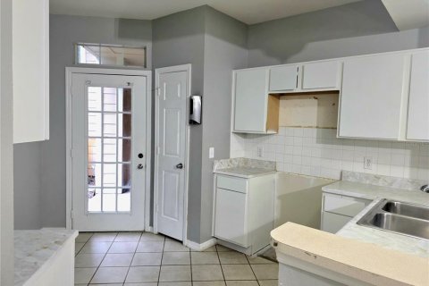 Condo in Ocoee, Florida, 2 bedrooms  № 2112600 - photo 2