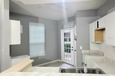 Condo in Ocoee, Florida, 2 bedrooms  № 2112600 - photo 3