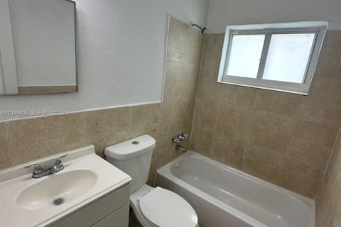 Villa ou maison à louer à Hollywood, Floride: 1 chambre № 2002162 - photo 9