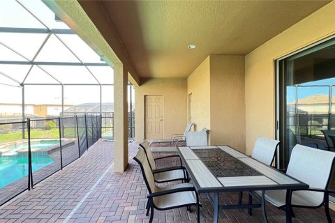 Casa en venta en Kissimmee, Florida, 9 dormitorios, 407.93 m2 № 2221504 - foto 13