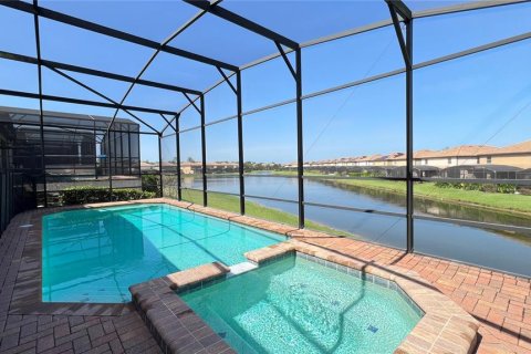 Casa en venta en Kissimmee, Florida, 9 dormitorios, 407.93 m2 № 2221504 - foto 12