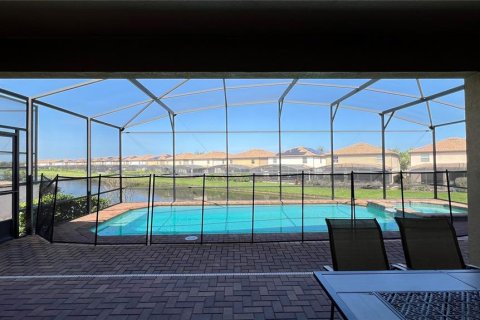 Casa en venta en Kissimmee, Florida, 9 dormitorios, 407.93 m2 № 2221504 - foto 9