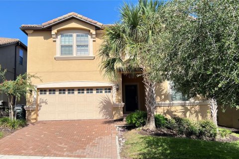 Casa en venta en Kissimmee, Florida, 9 dormitorios, 407.93 m2 № 2221504 - foto 2