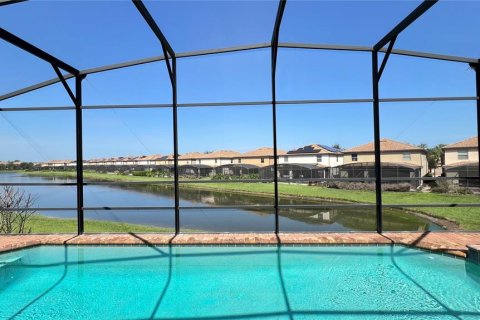 Casa en venta en Kissimmee, Florida, 9 dormitorios, 407.93 m2 № 2221504 - foto 11