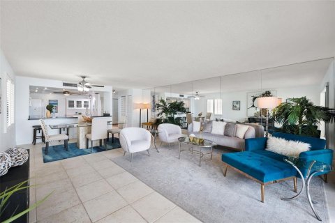 Снять в аренду кондоминиум в Тиерра-Верде, Флорида 6 комнат, 116.59м2, № 1737234 - фото 10