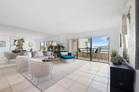 Снять в аренду кондоминиум в Тиерра-Верде, Флорида 6 комнат, 116.59м2, № 1737234 - фото 8