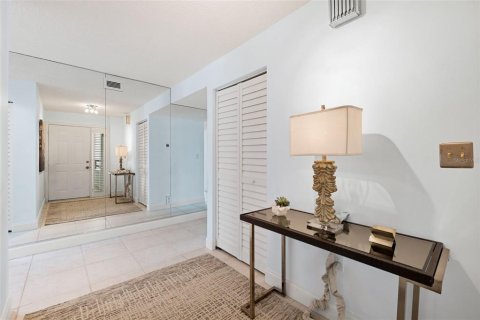 Снять в аренду кондоминиум в Тиерра-Верде, Флорида 6 комнат, 116.59м2, № 1737234 - фото 5