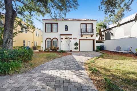House in Tampa, Florida 3 bedrooms, 191.19 sq.m. № 2210260 - photo 2