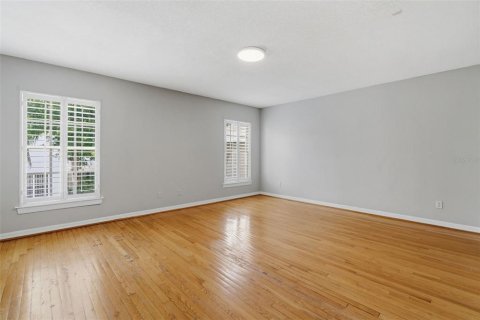 House in Tampa, Florida 3 bedrooms, 191.19 sq.m. № 2210260 - photo 18