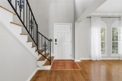 House in Tampa, Florida 3 bedrooms, 191.19 sq.m. № 2210260 - photo 4