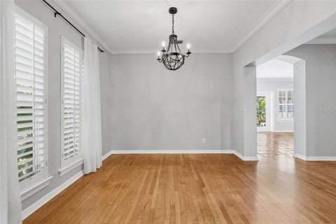 House in Tampa, Florida 3 bedrooms, 191.19 sq.m. № 2210260 - photo 7