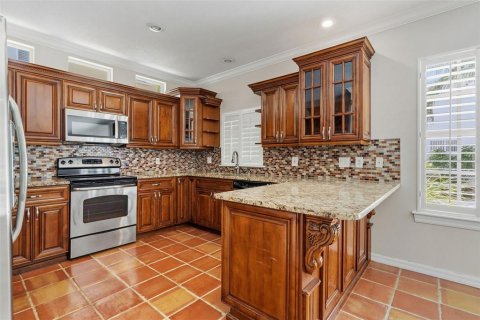 House in Tampa, Florida 3 bedrooms, 191.19 sq.m. № 2210260 - photo 13