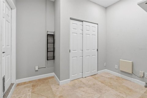 House in Tampa, Florida 3 bedrooms, 191.19 sq.m. № 2210260 - photo 25