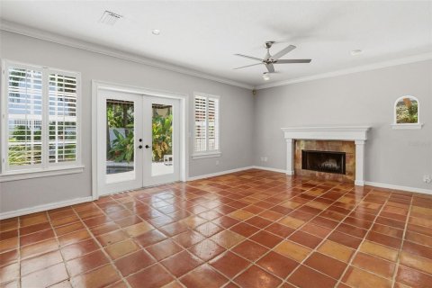 House in Tampa, Florida 3 bedrooms, 191.19 sq.m. № 2210260 - photo 10