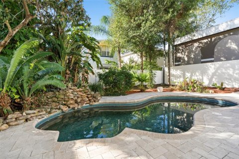 House in Tampa, Florida 3 bedrooms, 191.19 sq.m. № 2210260 - photo 28