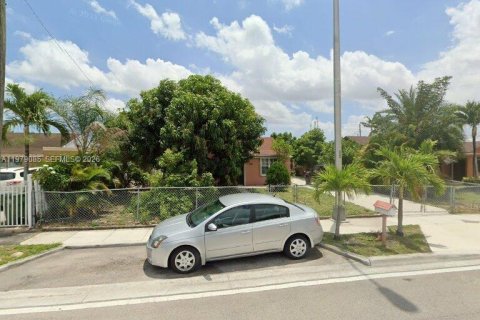 Casa en Hialeah, Florida 2 dormitorios, 98.85 m2 № 2046103