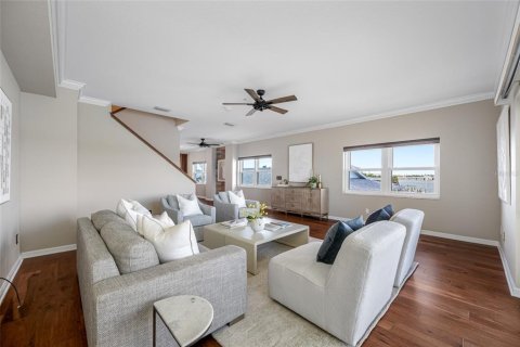 Adosado en venta en Treasure Island, Florida, 4 dormitorios, 252.04 m2 № 2127761 - foto 13