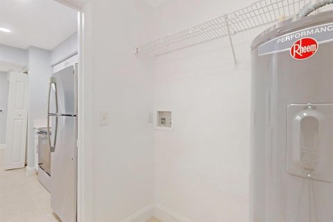 Condominio en venta en Kissimmee, Florida, 2 dormitorios, 87.05 m2 № 1904224 - foto 14