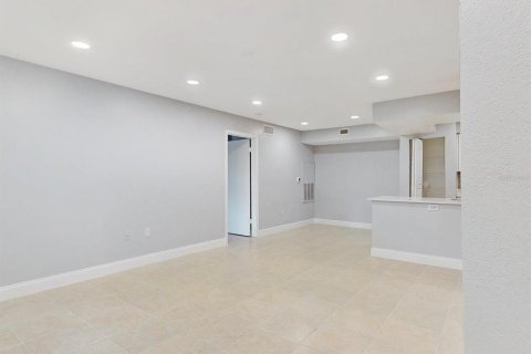 Condominio en venta en Kissimmee, Florida, 2 dormitorios, 87.05 m2 № 1904224 - foto 5