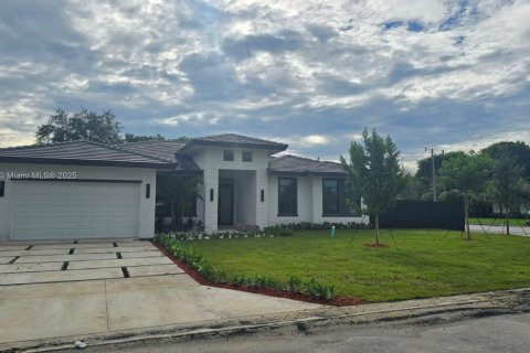 Villa ou maison à Miami, Floride 4 chambres, 293.11 m2 № 2018362
