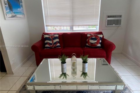 Apartamento en alquiler en Pompano Beach, Florida, 1 dormitorio, 50.17 m2 № 2012522 - foto 8